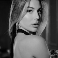 Лаура Жирар